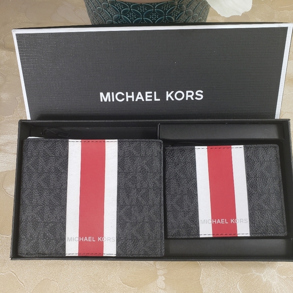 Michael kor men 3 in 1 wallet giffting box - Picture 1 of 10